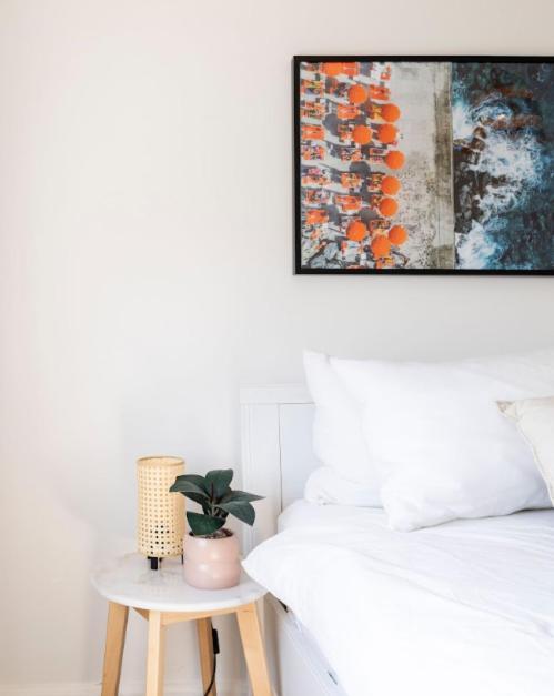 2 Mins To The Modern Gem Sleeps 4 Apartment *