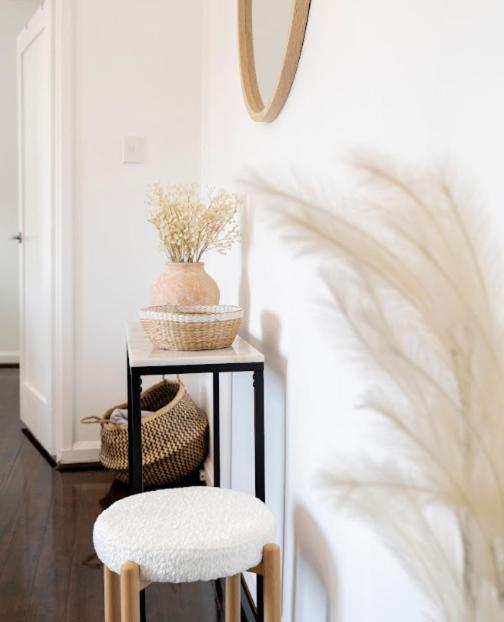 2 Mins To The Modern Gem Sleeps 4 Apartment